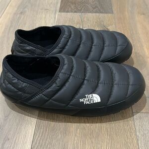 Men’s North Face waterproof slippers